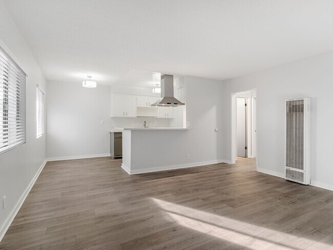 Foto del edificio - 1121 Daisy Ave