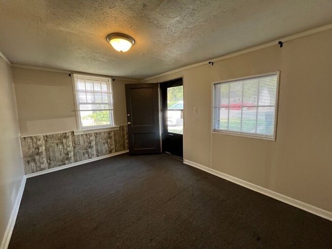 Foto del edificio - One Level House off Campbell Avenue
