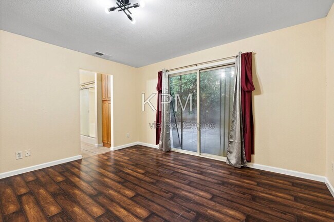 Building Photo - 1544 Emily Ct