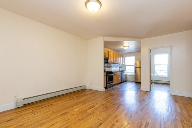 Building Photo - 204 Christopher Columbus Dr