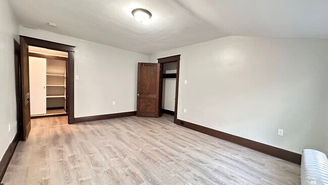 Foto del edificio - 222 Morewood Ave