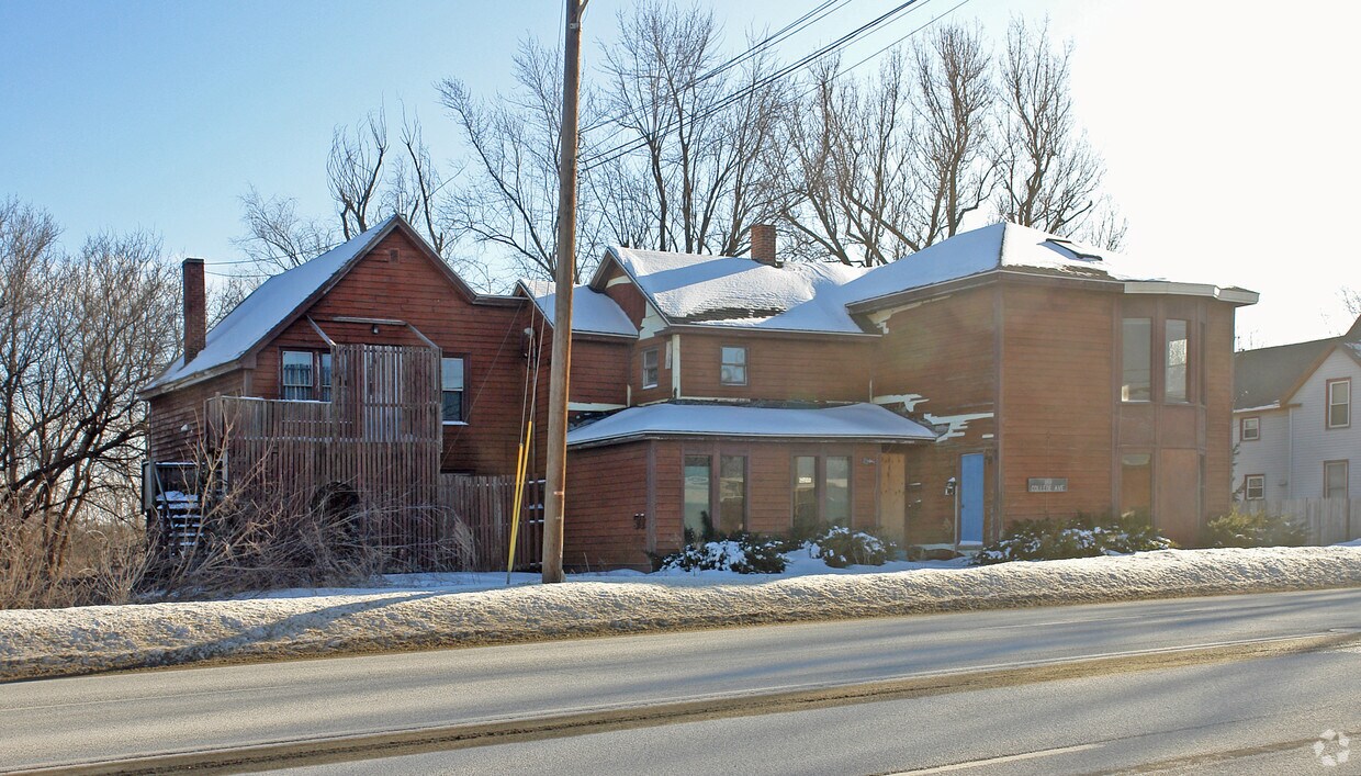 Foto del edificio - 189 College Ave