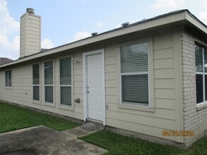 Building Photo - 5531 Poplar Terrace Ln