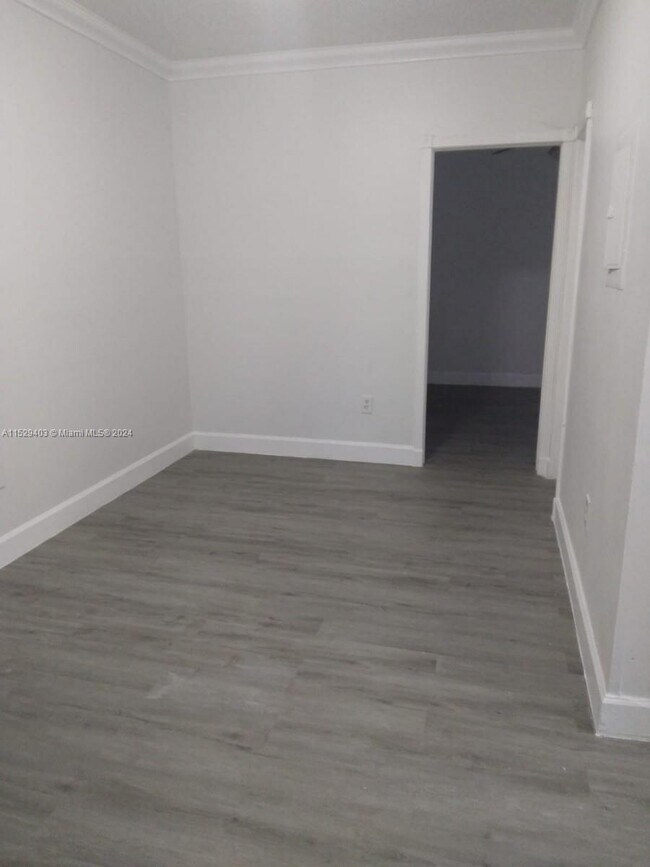 Foto del edificio - 1043 NW 2nd St