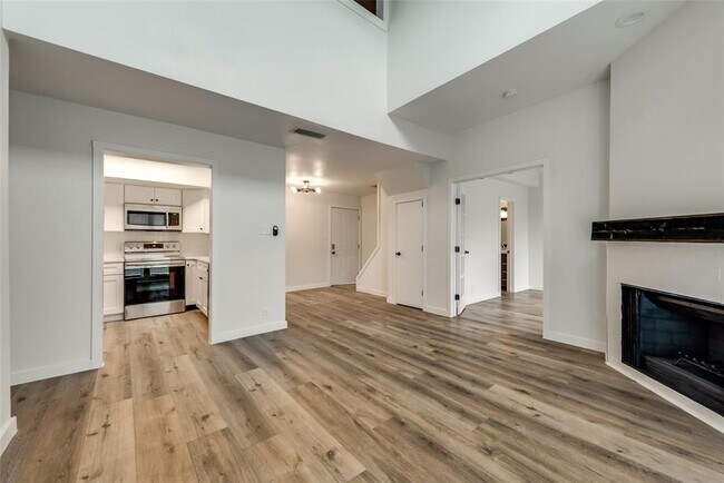 Building Photo - 4104 Cole Ave