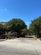 Building Photo - 9114 Harbor Hills Dr