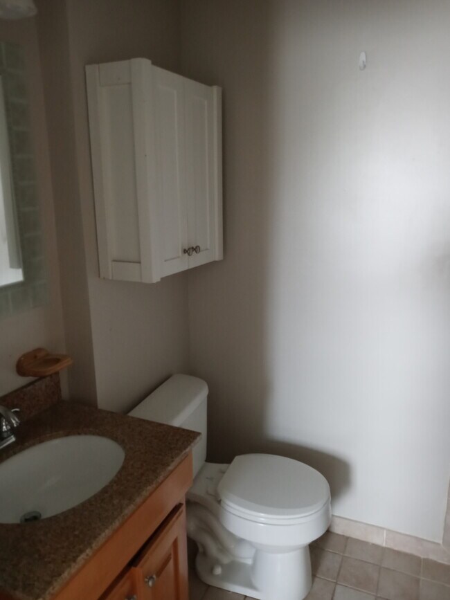 Bathroom - 3139 Fairfield St