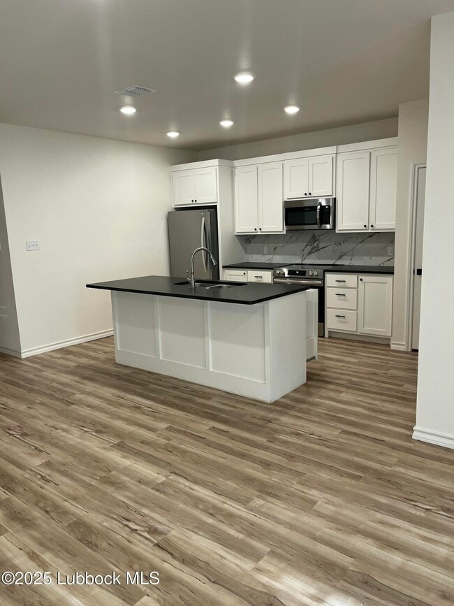 Building Photo - 5841 Virginia Ave
