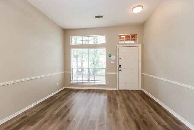 Building Photo - 4018 Hunnington Dr