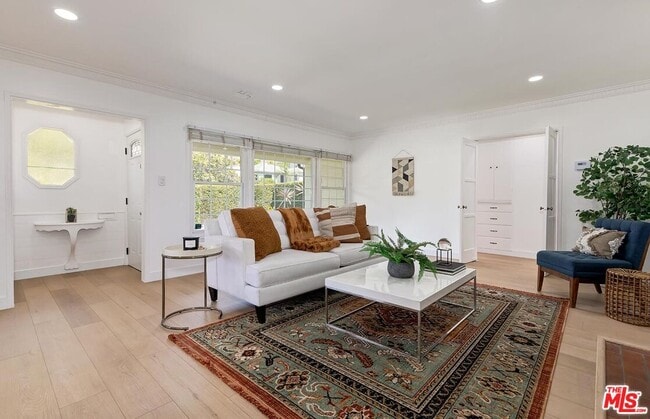 Building Photo - 2201 Linnington Ave