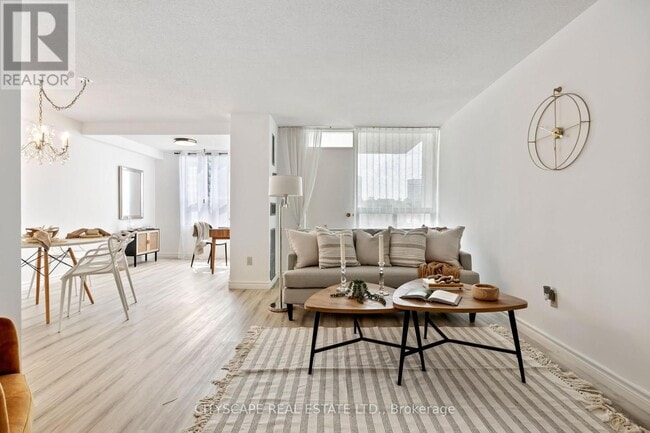 Building Photo - 20 Edgecliff Golfway