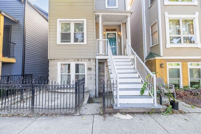 2638 N Wilton Ave - 2638 Wilton N Ave