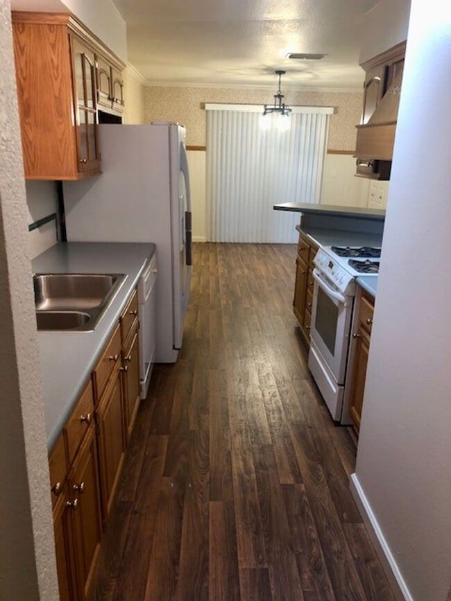 Building Photo - Charming and Clean Home in Citrus Heights