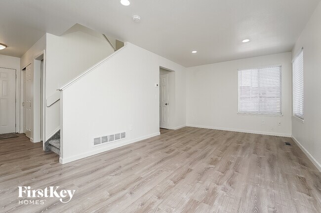 Foto del edificio - 13177 Bryant Cir