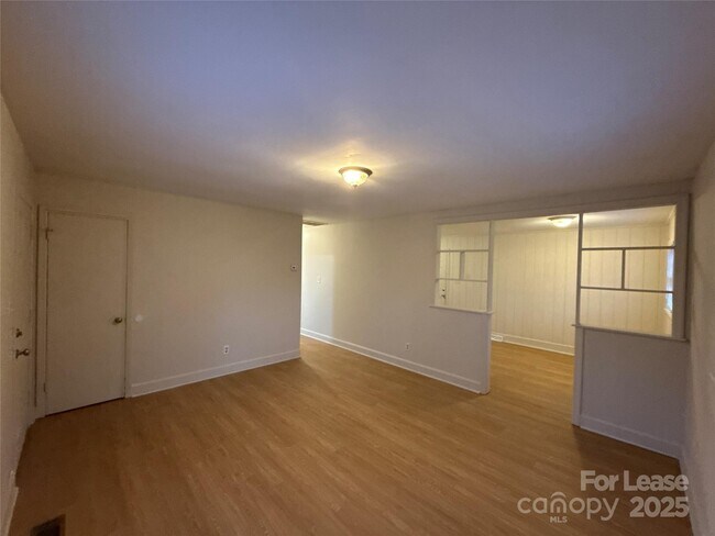 Building Photo - 4409 Brooktree Dr