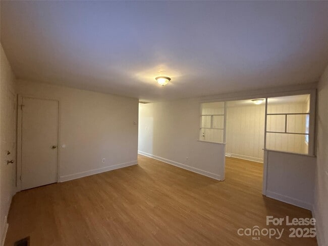 Foto del edificio - 4409 Brooktree Dr