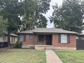 Building Photo - 930 Harlandale Ave