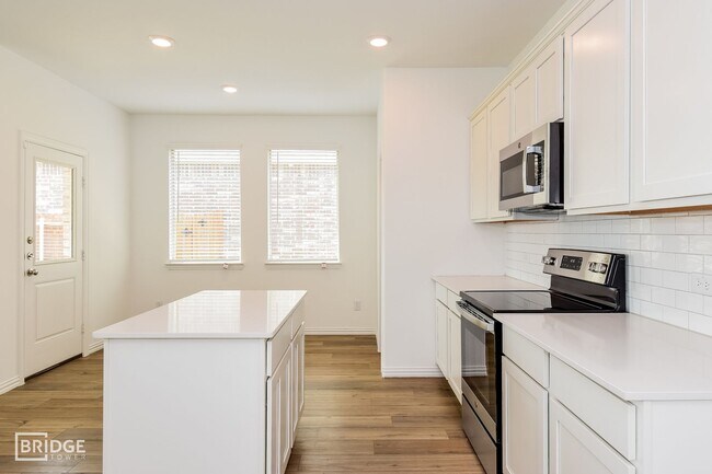 Foto del edificio - 5233 Rockrose Ln
