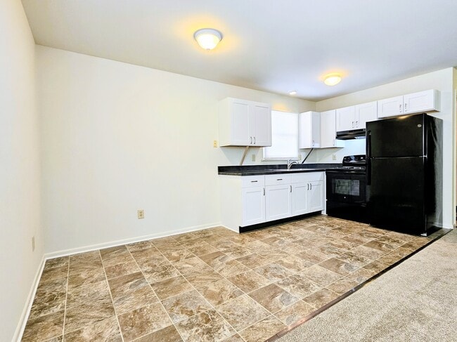 Building Photo - 367 W Washington Ave