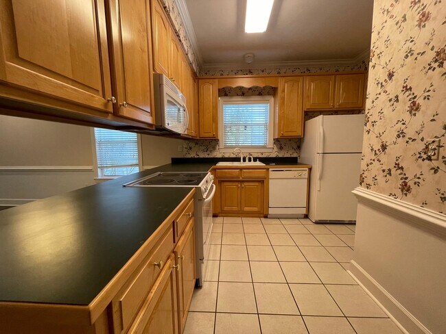 Building Photo - 4442 Sierra Ct