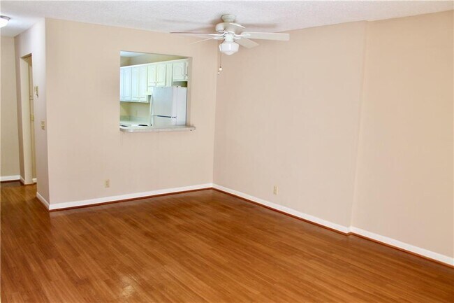 Building Photo - 1000 Mallery St