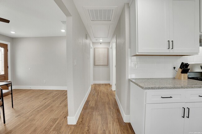 Foto del edificio - 839 Oasis St