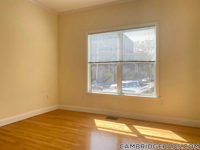 Building Photo - 15 Langdon St