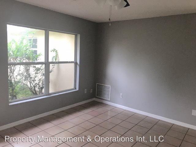 Building Photo - 503 Dorothy Cir