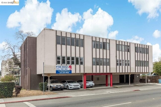 Building Photo - 2500 Dana St