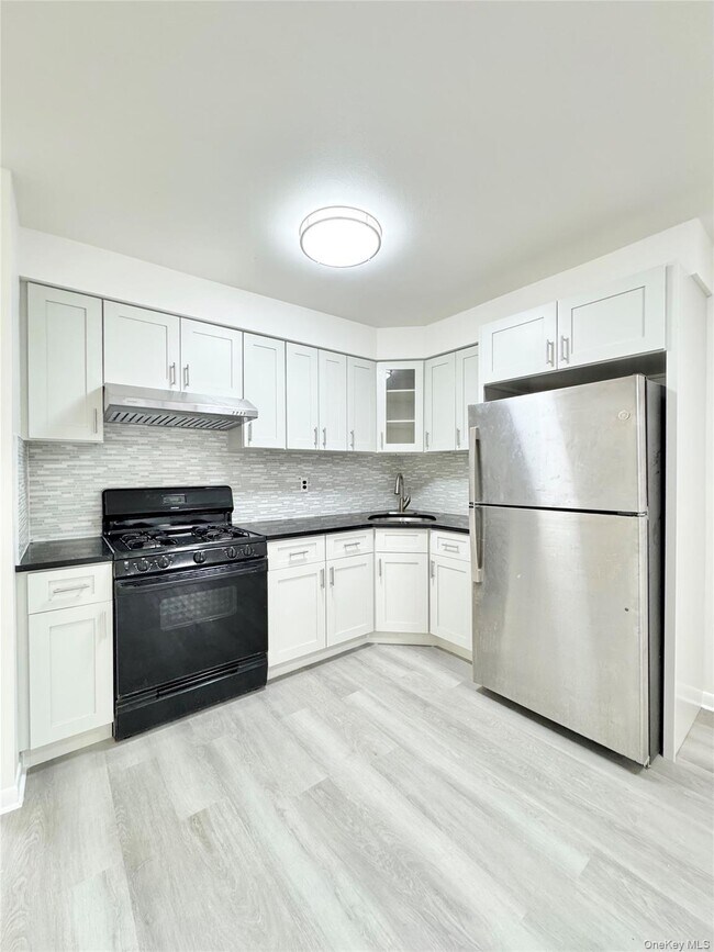 Foto del edificio - 88-11 53rd Ave