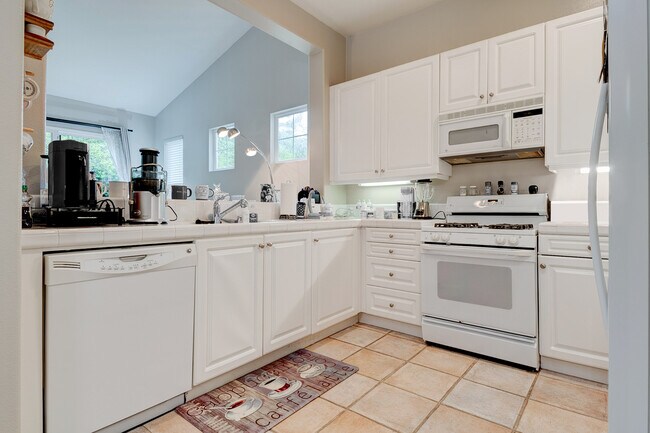 Foto del edificio - 14 Celano Ct