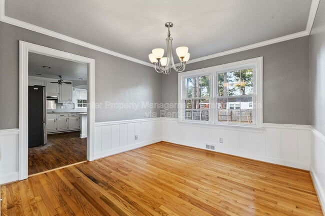 Foto del edificio - 4900 Briarwood Ln