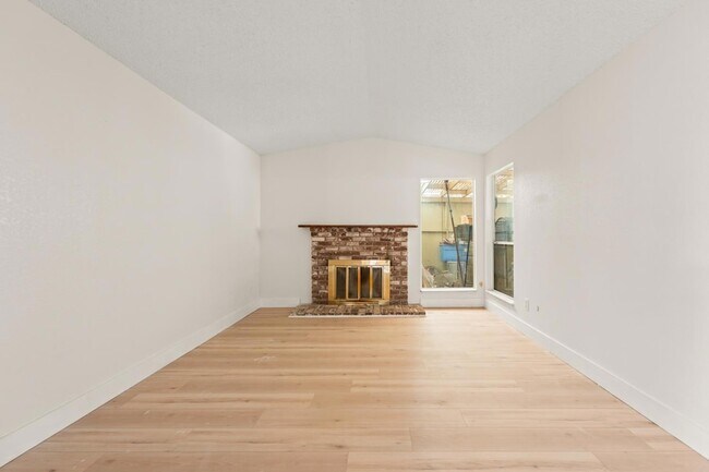 Foto del edificio - 8917 Fredric Ave