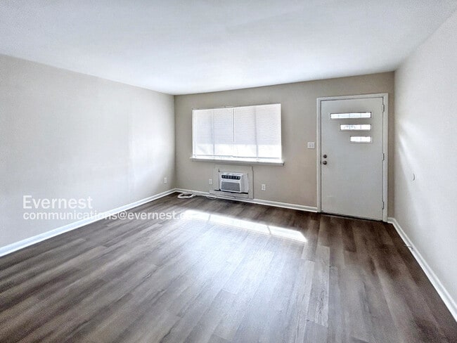 Building Photo - 7740 Rugby Ave
