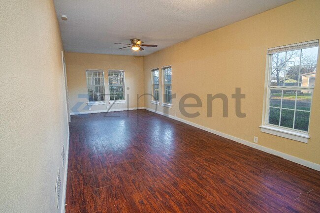 Foto del edificio - 526 Cooper St