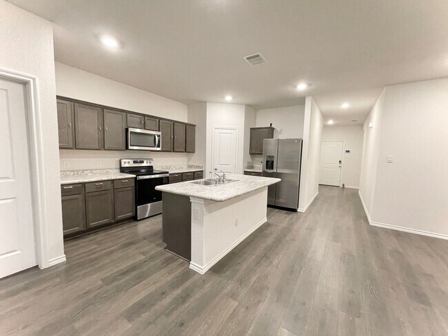 Building Photo - Stunning Home with BONUS Appliances and Co...