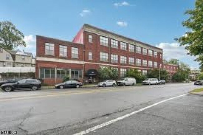 Building Photo - 350 Scotland Rd