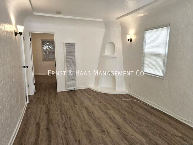 Foto del edificio - 826 Belmont Ave