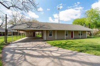 Building Photo - 3311 E FM 813