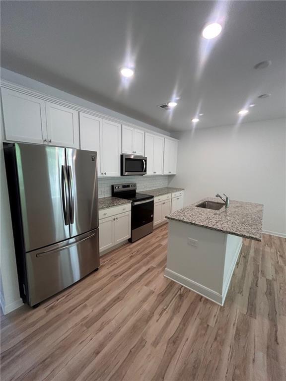 Foto del edificio - 2320 Rosemary Park Ln