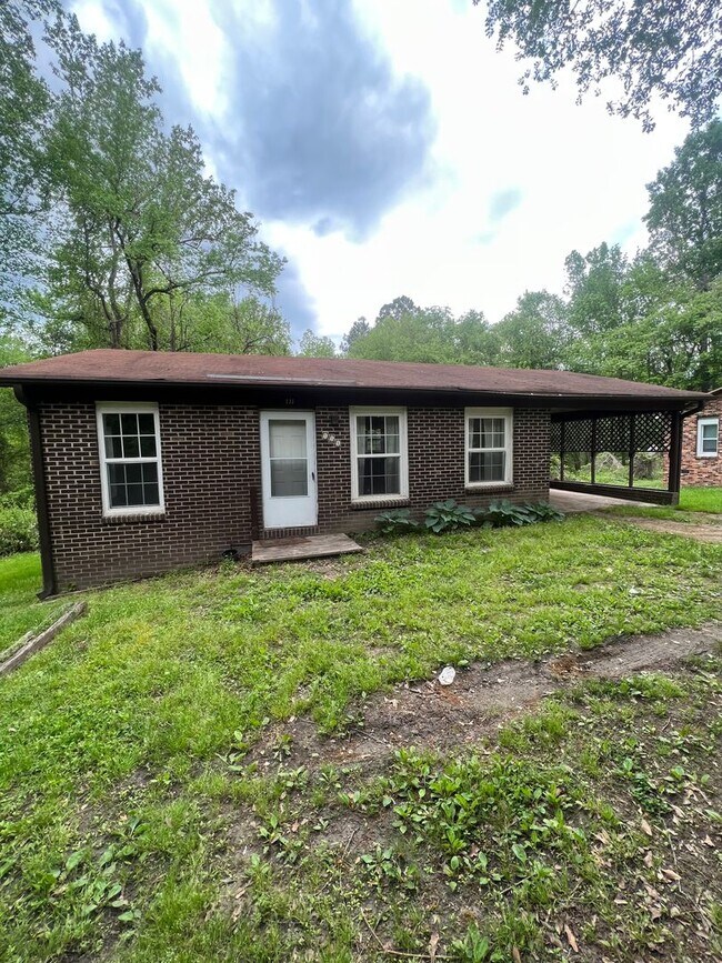 Building Photo - 3 Bed House! DEPOSIT-FREE Renting option t...