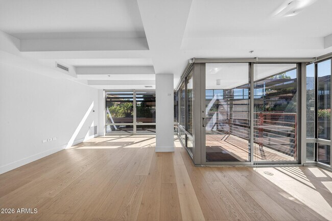 Foto del edificio - 7131 E Rancho Vista Dr