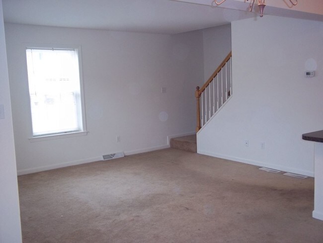 Building Photo - 101 Farmhouse Ln