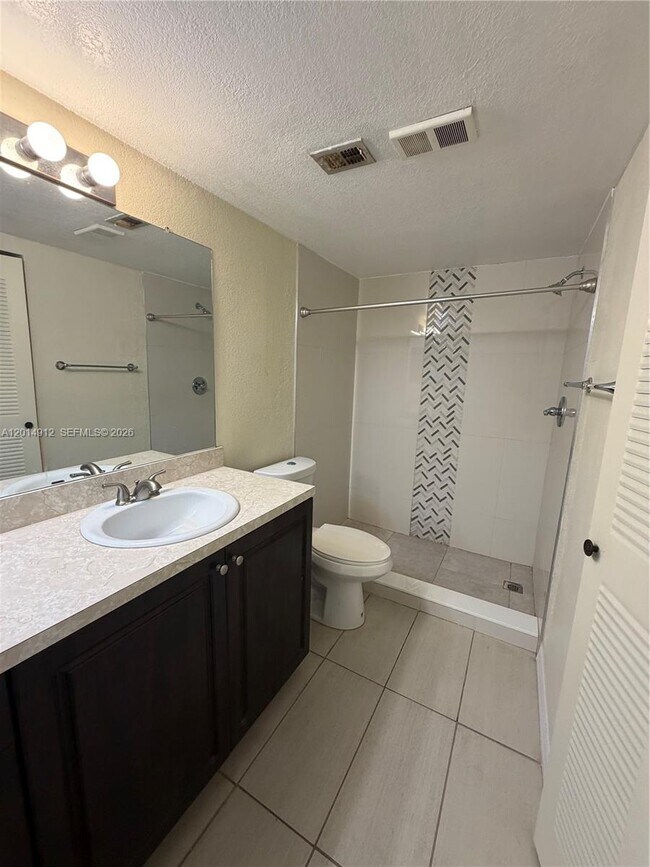 Foto del edificio - 12950 Vista Isles Dr
