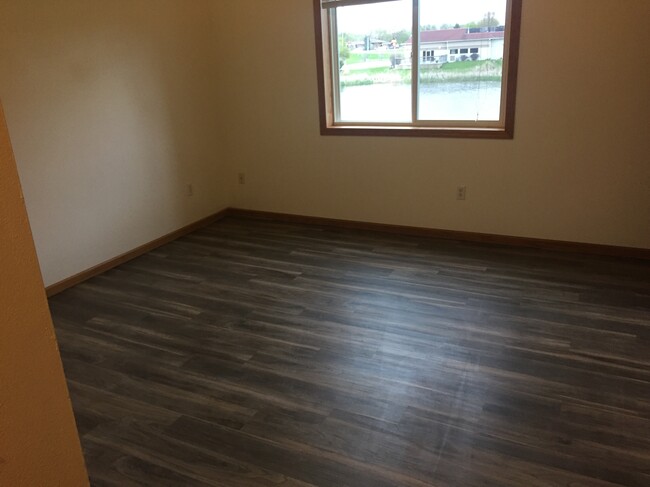 Building Photo - 525 Trail Side Dr