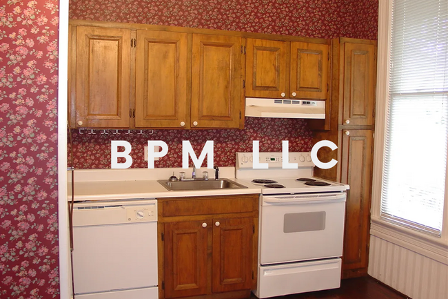 Building Photo - 609 Vernon St