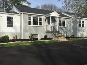Building Photo - 2177 Chain Bridge Rd