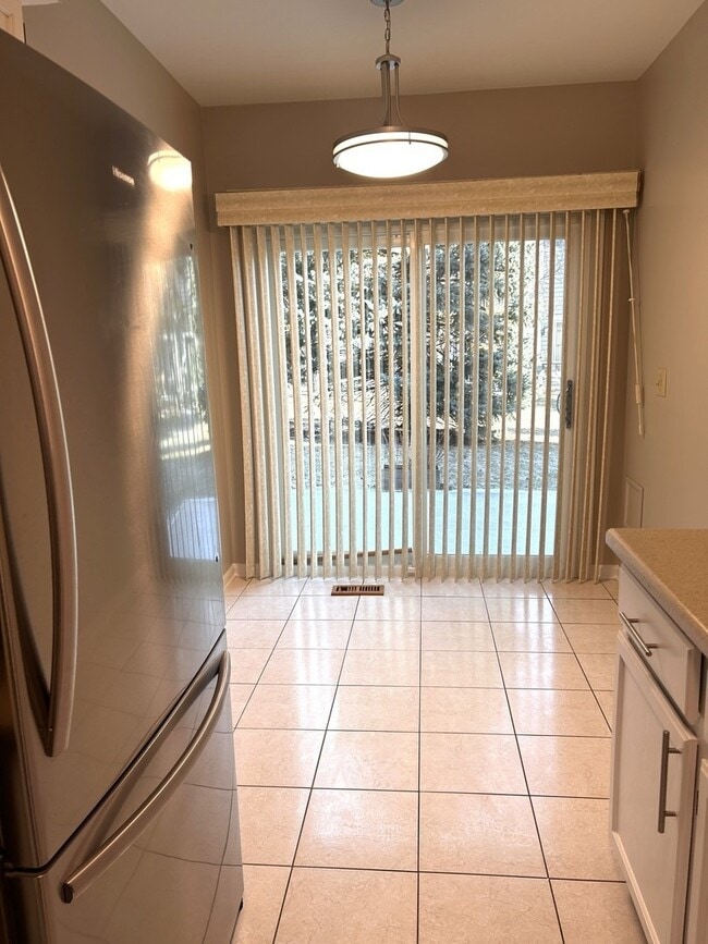 Foto del edificio - 1227 S Parkside Dr
