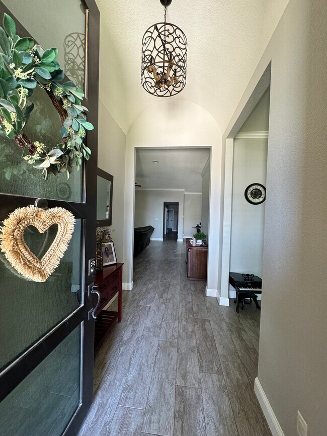 Building Photo - 6609 Mosswood Dr