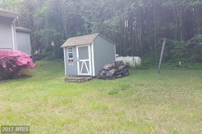 Foto del edificio - 4005 Saint Leonard Rd